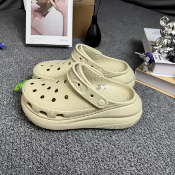 Crocs Classic Clog Beige Sandals